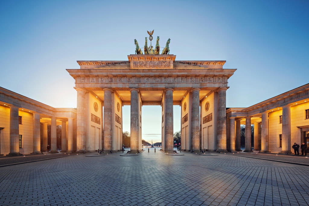 Brandenburg Gate At Sunset Berlin Germany Photo Art Print Poster 18x12 brandenburg-gate-at-sunset-berlin-germany-photo-art-print-poster-18x12
