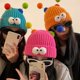 thumbnail image 4 of Gorro de lana con forma de monstruo de ojos grandes y dibujos animados para mujer, otoño e invierno, bonito y divertido gorro de punto para pareja que hace que la cara parezca pequeña, 4 of 6