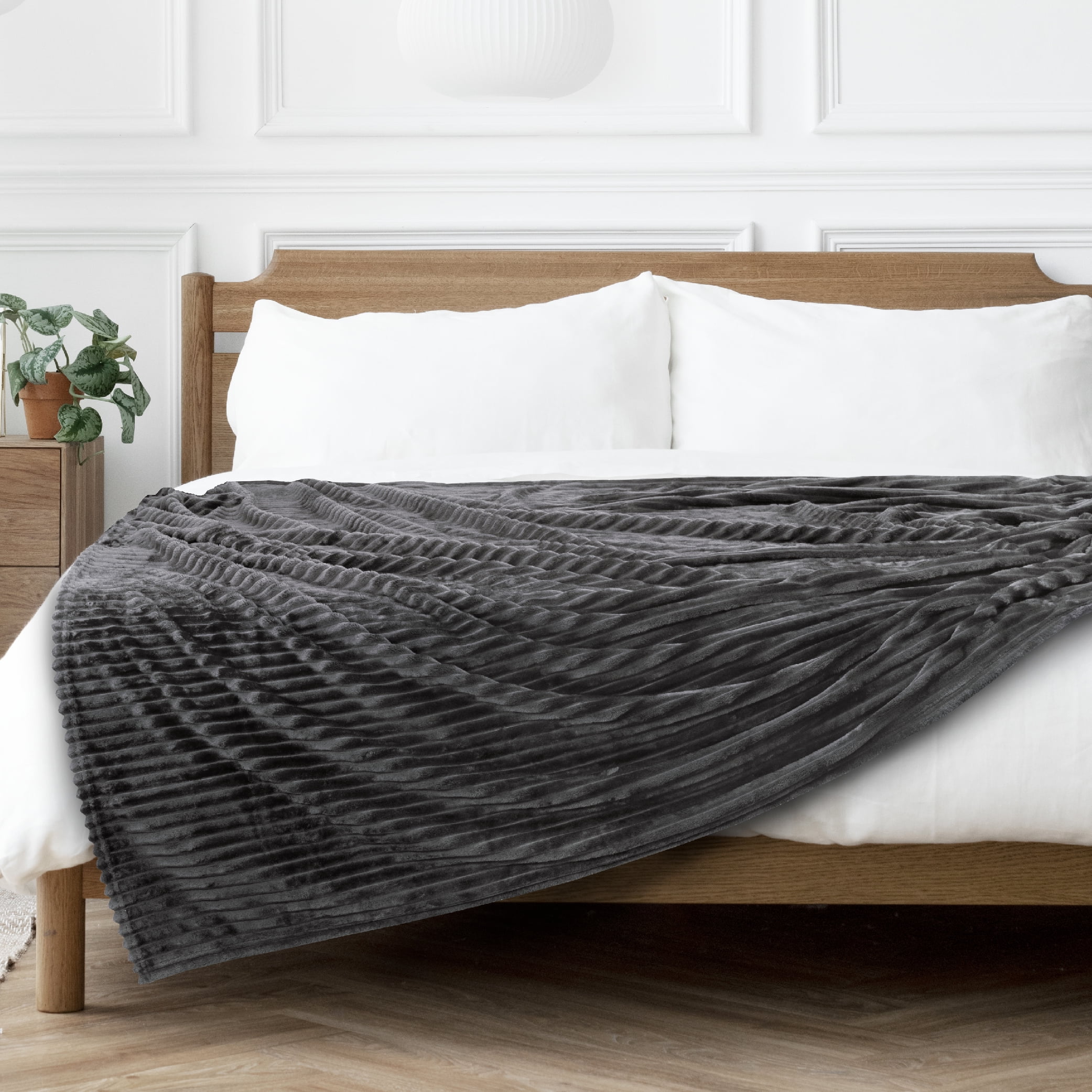 PAVILIA Super Soft Fleece Throw Blanket Twin Grey, Fuzzy Plush Flannel Throw, Warm Cozy Ribbed Microfiber Blanket for Sofa Couch Bed, Lightweight Striped Blanket, Grey, 60x80