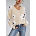 thumbnail image 4 of Jersey rosa de punto queen con cuello en V y fuzzy para mujer, 4 of 9