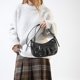 thumbnail image 5 of 3109 Bolso Motocicleta Con Remaches Retro Europeo Y Americano Bolso Hombro Tipo Media A La Nicho para Mujer (negro), 5 of 9