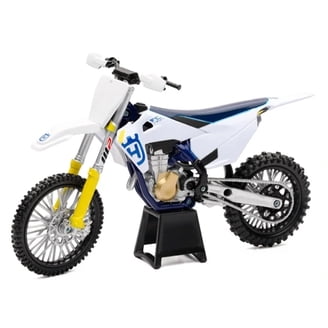 New Ray NR57583 2013 Yamaha YZR-M1 Valentino Rossi Monster Moto GP