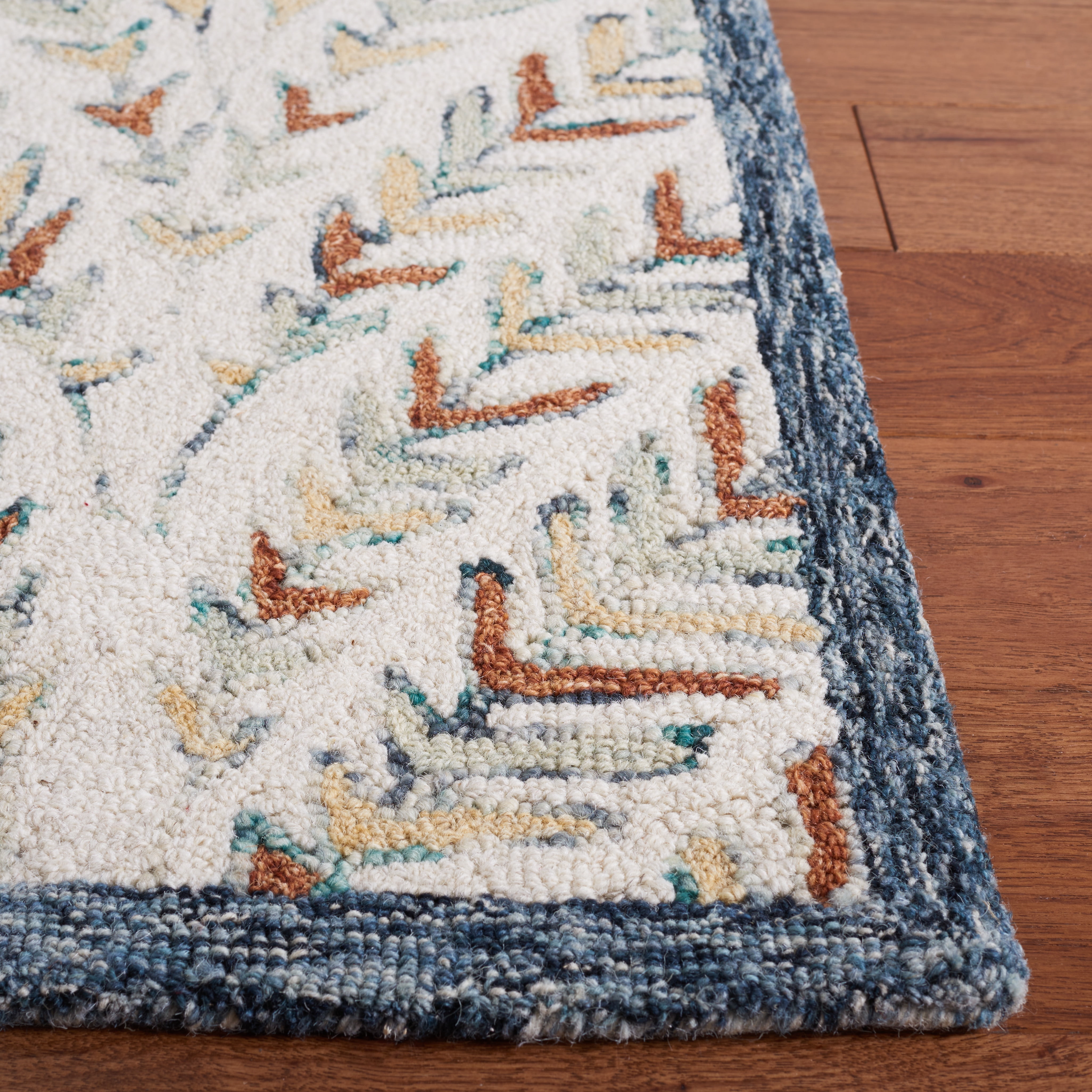 SAFAVIEH Capri Proinsias Leaves Wool Area Rug, Ivory/Green, 3' x 5'