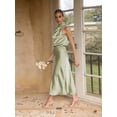 thumbnail image 4 of Elegantes vestidos de noche largos de satén con cuello halter y sin mangas para mujer, 4 of 7