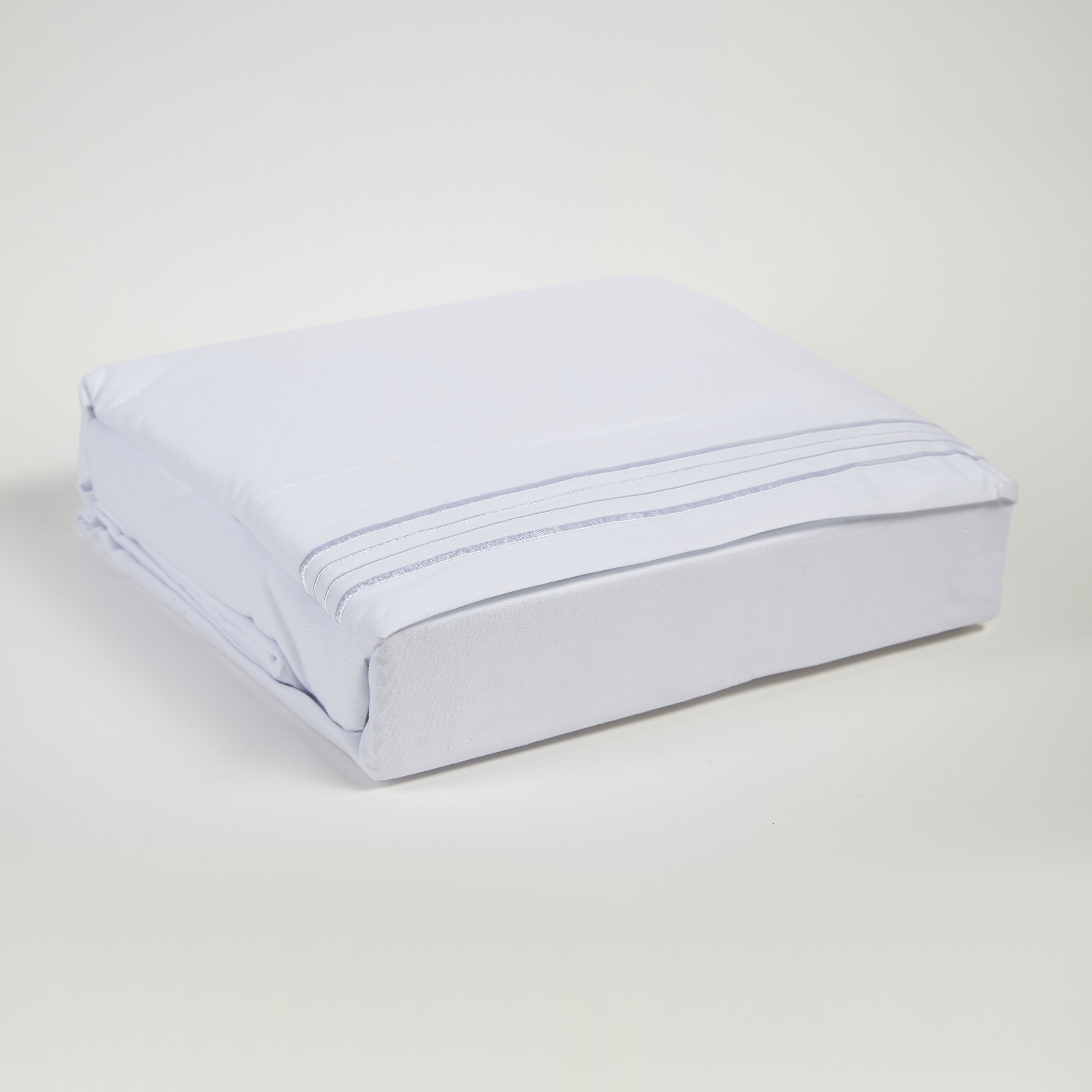 Linum Home Textiles 1800 TC Brushed Microfiber Sheet Set with 4 Line Embroidery