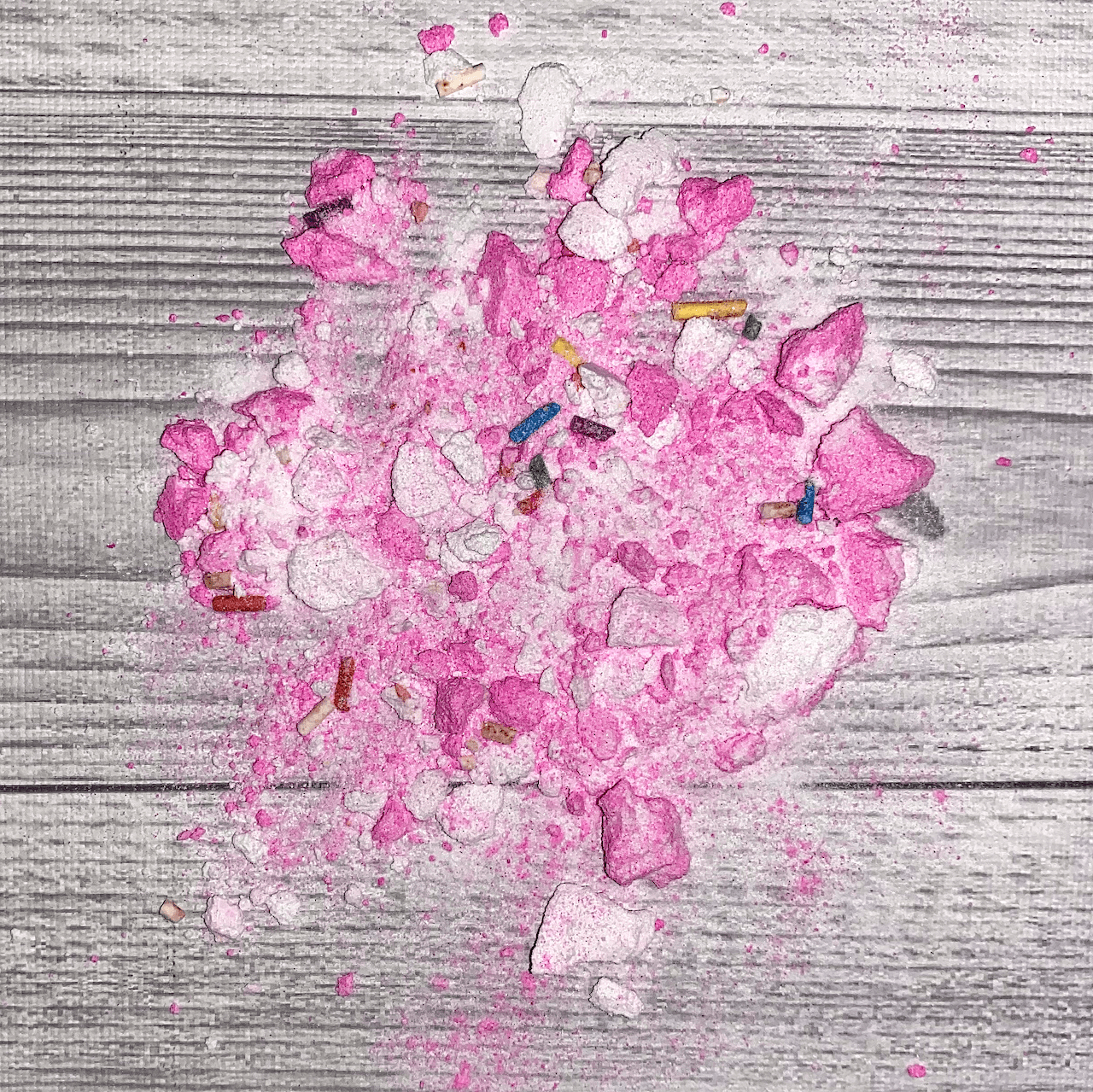 Onyx Bathhouse Birthday Party Vanilla Birthday Cake Bath Bomb, 4.9 Oz.