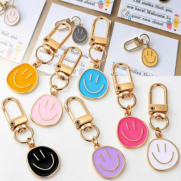 DESIGNICE Set of 25 First Day of School Gifts for Students,Smile Keychains,Enamel Pendants,7 Colors,Welcome to Your New Class Key Chain Gift for Classroom Rewards from Teacher to Students Supplies