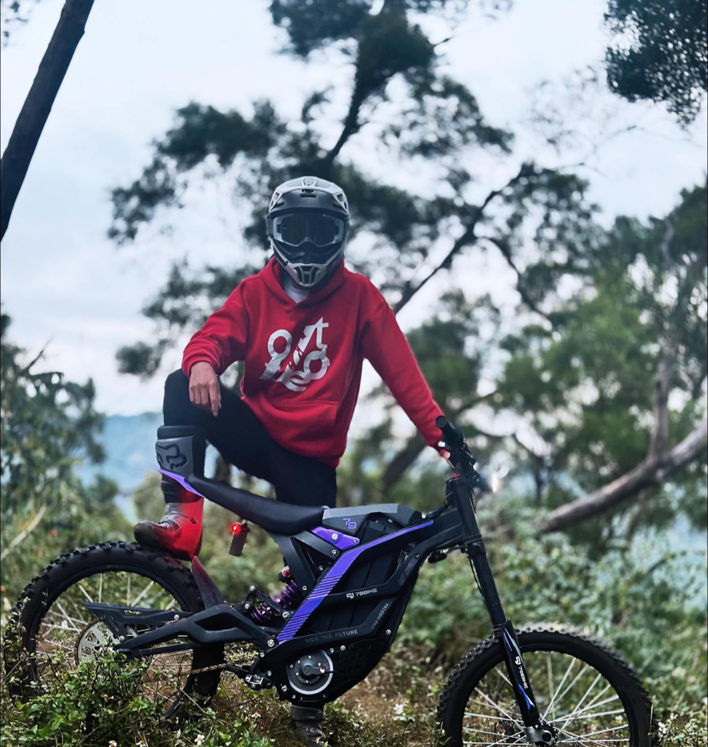 79BIKE Falcon Pro 5000W Electric Dirt Bike for Adults, Off-Road Ebike for Adults with 72V 35AH Battery & All-Terrain 19" Tire 56MPH