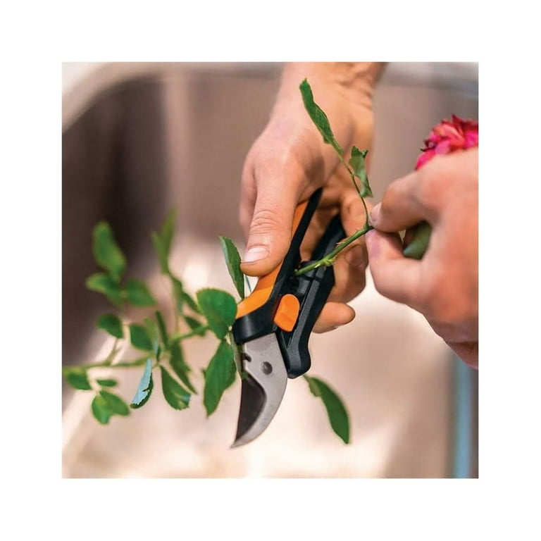Review: Fiskars Bypass Hand Pruner - Gardening Channel