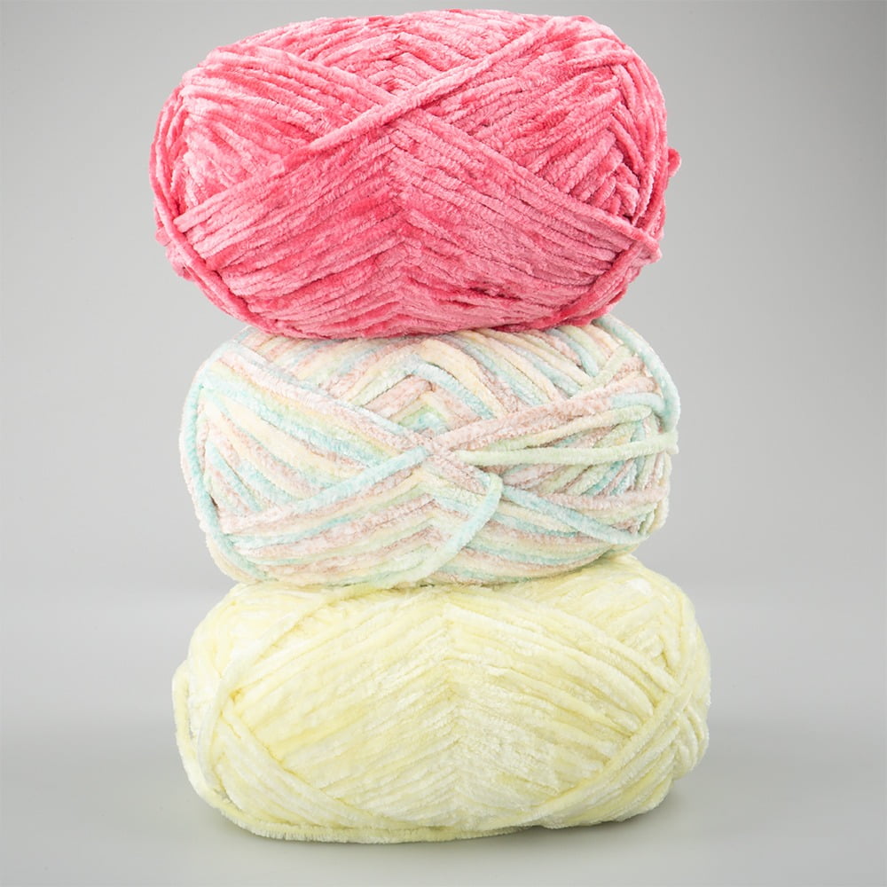 Craft County Bulky 5 Velvet Yarn – Super Soft Polyester Yarn for Blankets, Home Décor, and More! (Pitch Black, 3 Pack)