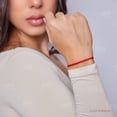 thumbnail image 4 of Pulsera Luck Strings Roja de Nylon Impermeable y Ajustable, 4 of 9