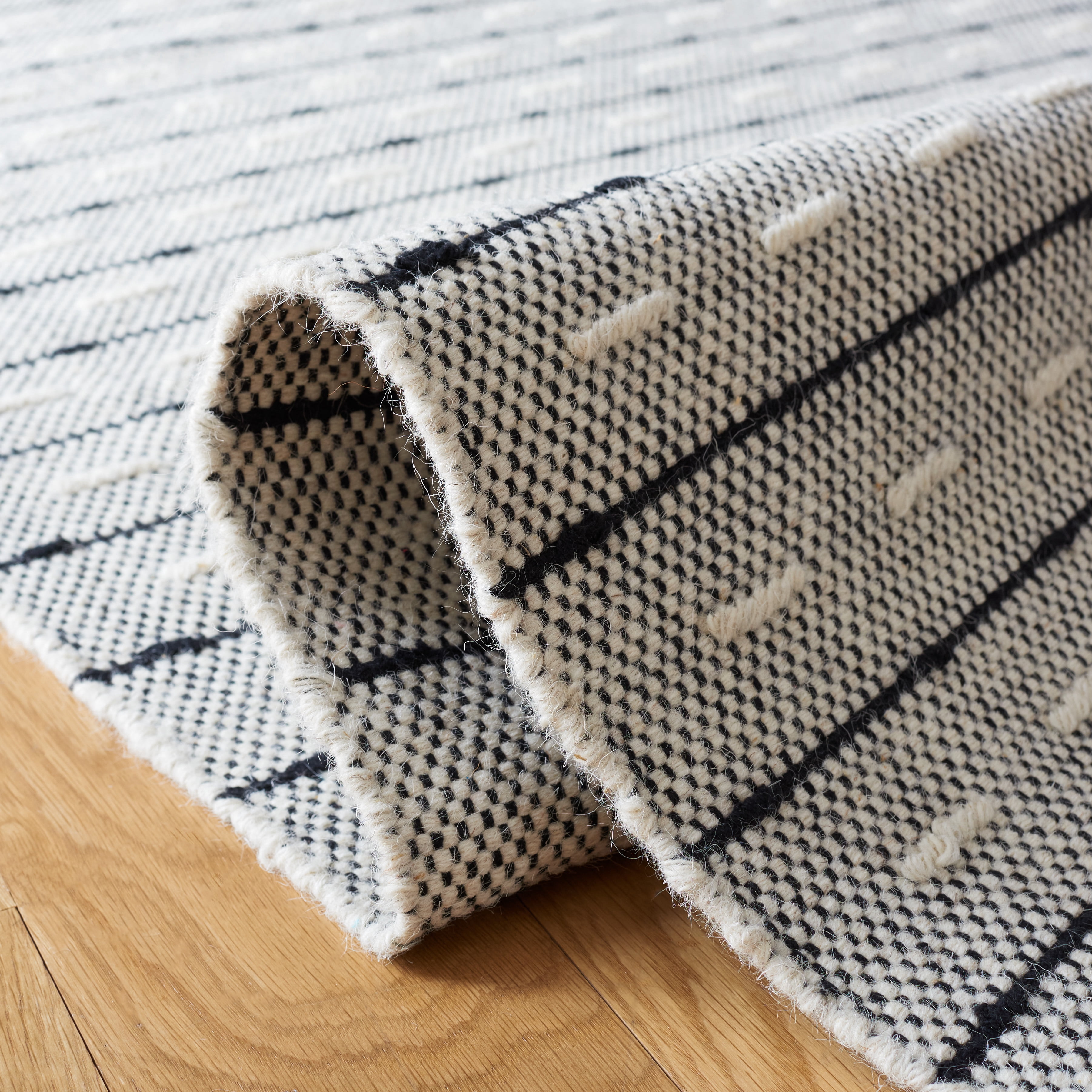 SAFAVIEH Vermont Wynonna Stripe Area Rug, Ivory/Black, 8' x 10'