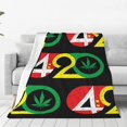 thumbnail image 1 of Manta de franela suave y cálida con diseño de marihuana 420 para dormitorio, sala de estar, dormitorio para todas las estaciones, 1 of 5