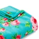thumbnail image 5 of Manta Betsey Johnson de felpa ultrasuave con cama doble (Día del ramo), 5 of 6