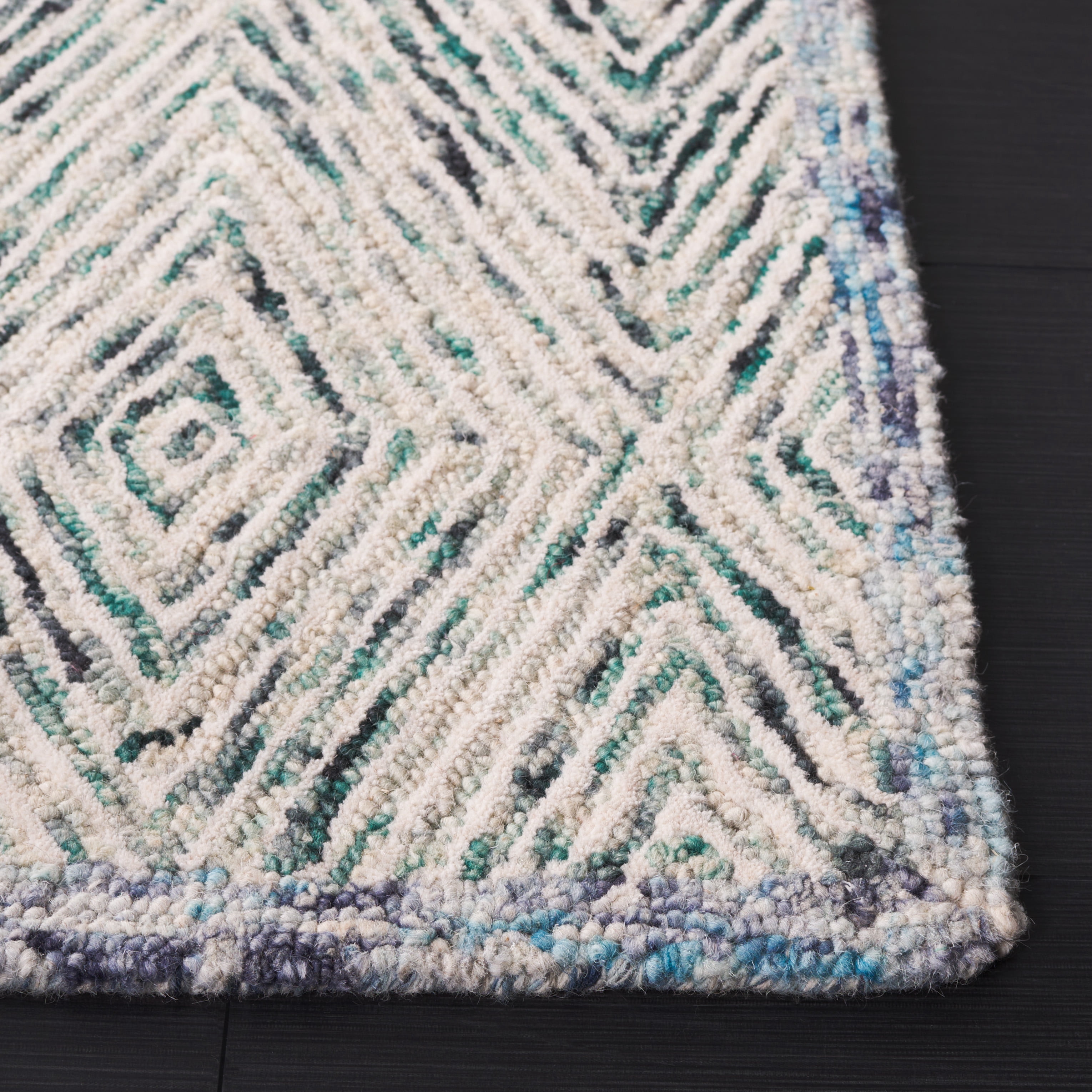 SAFAVIEH Capri Nicholas Diamond Wool Area Rug, Blue/Ivory, 5' x 8'