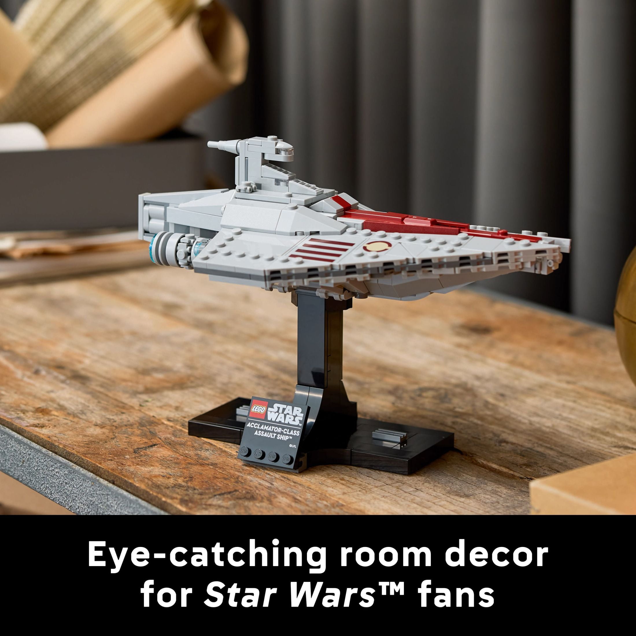 LEGO Star Wars Acclamator-Class Assault Ship Building Set for Adults - Star Wars Collectibles Set With Display Stand - Building Kit With 450 Pieces - 75404