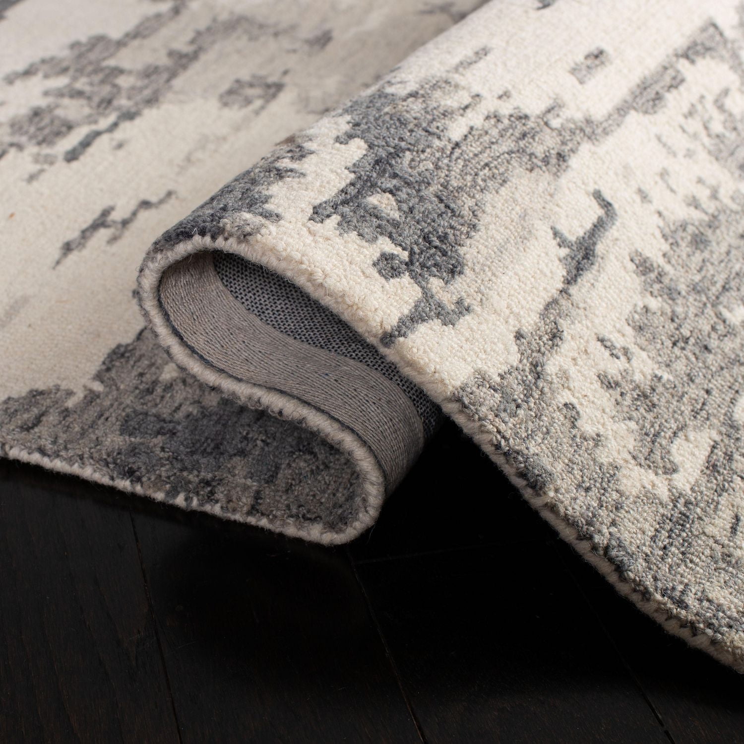 SAFAVIEH Abstract Seachlann Distressed Abstract Wool Area Rug