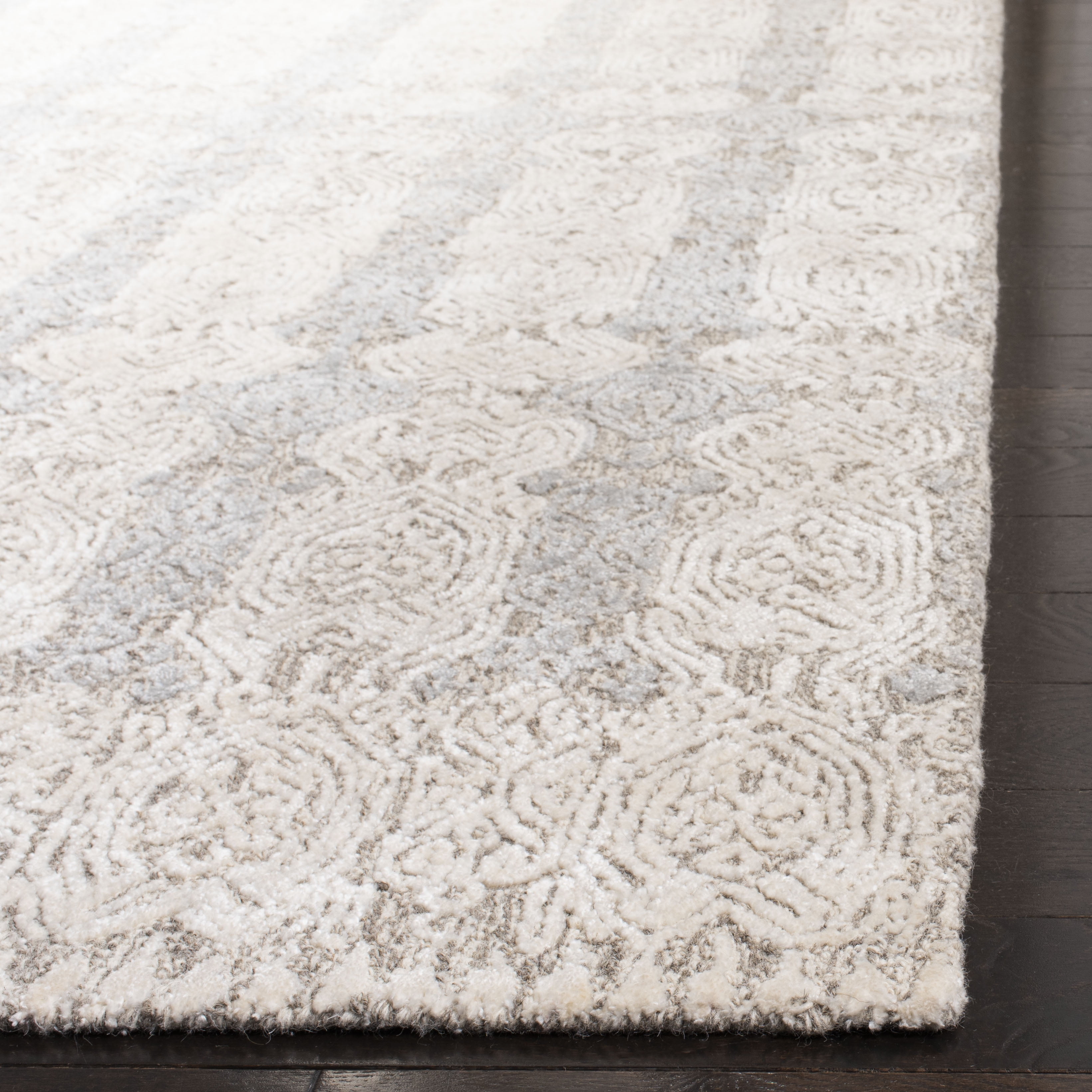 Safavieh Glamour Aubree Abstract Floral Area Rug or Runner
