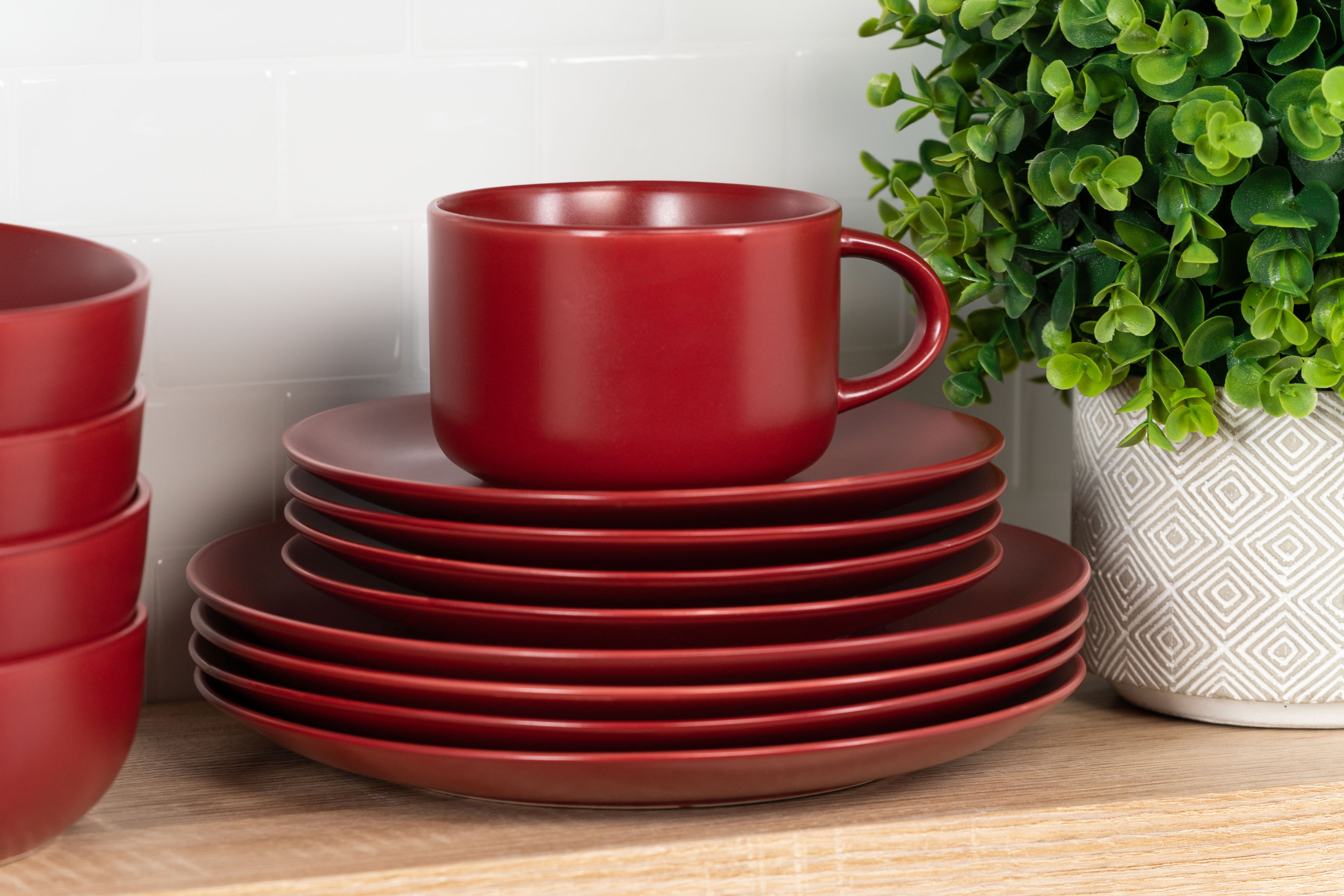 10 Strawberry Street Wazee Matte 16 Pieces Coupe Dinnerware Set, Red