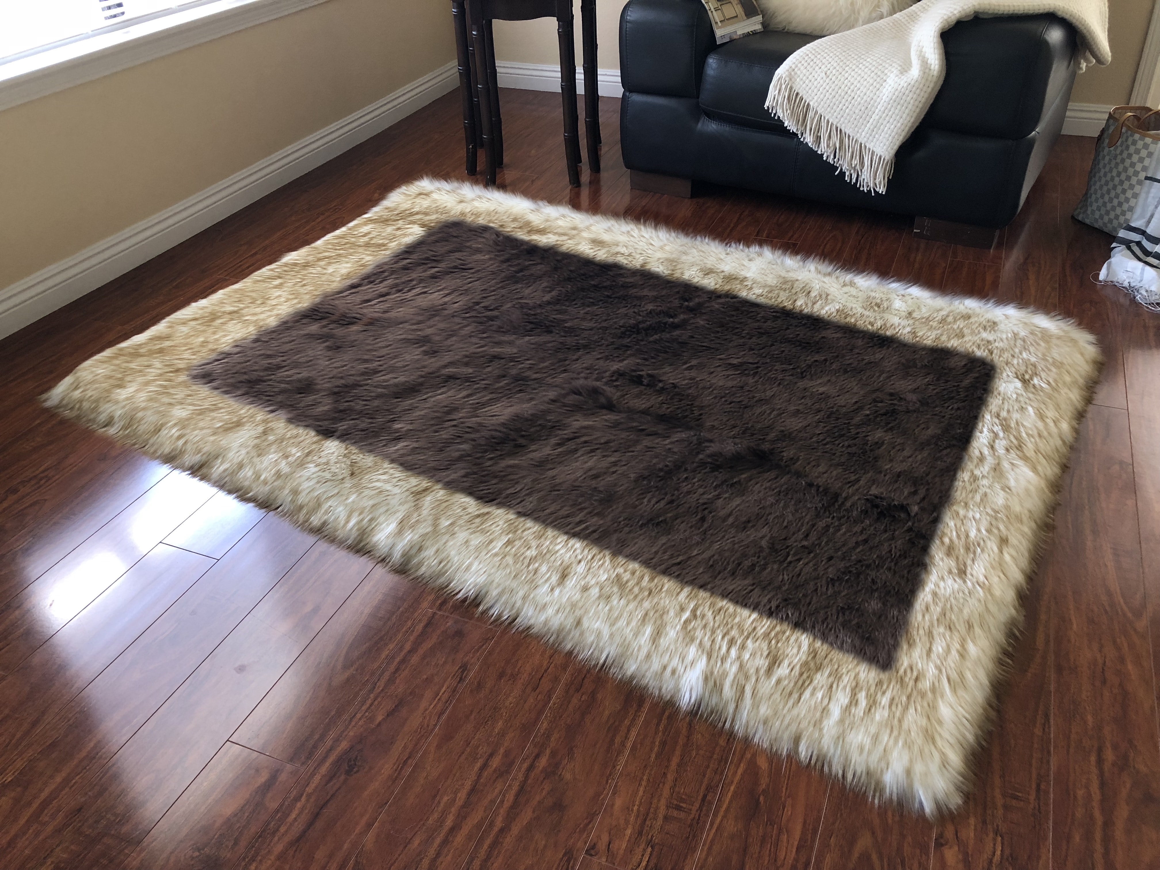 Lambzy Faux Sheepskin Brown Tips Border Area Rug, Brown 5'x8'