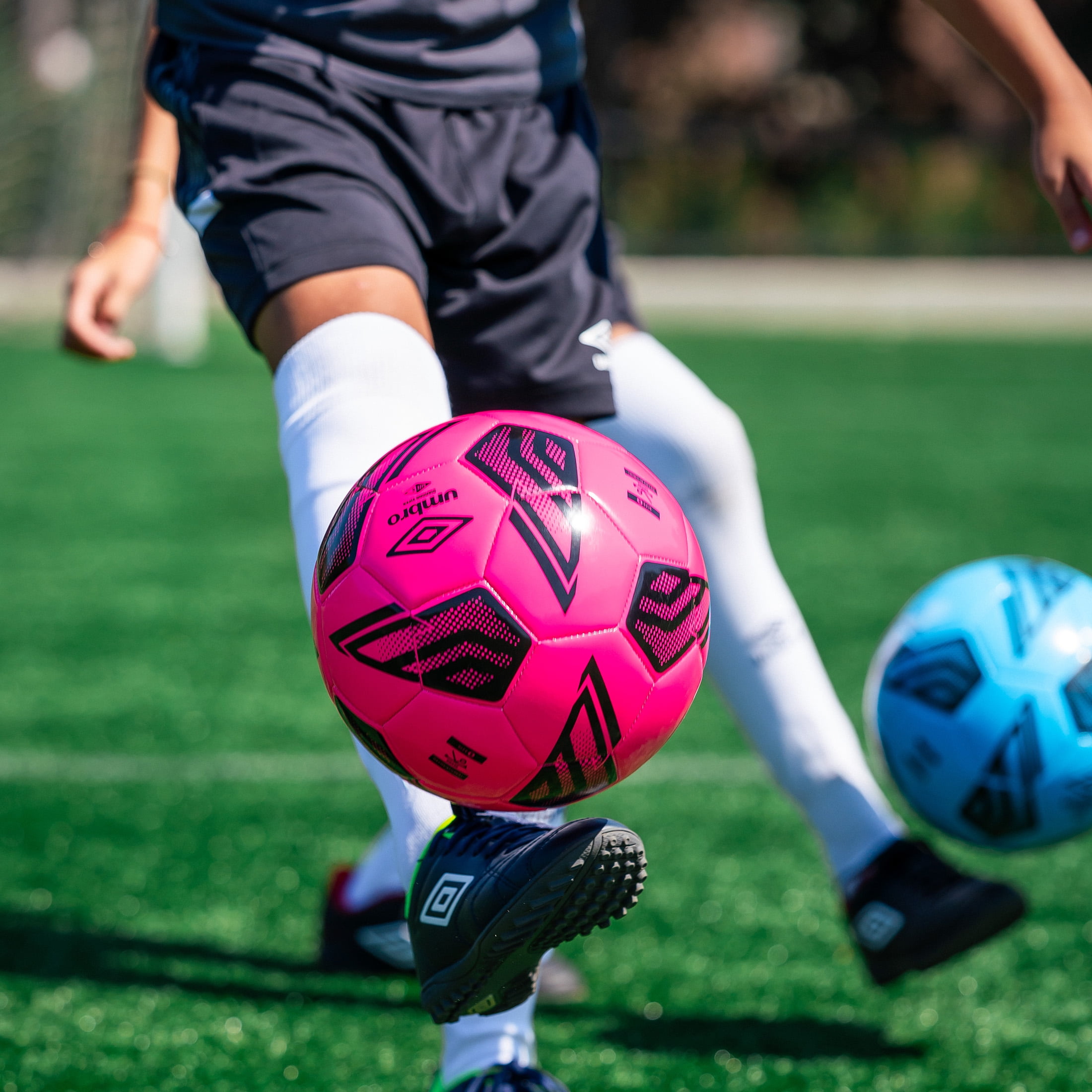 Umbro Diamond Viper Size 5 Soccer Ball, Pink