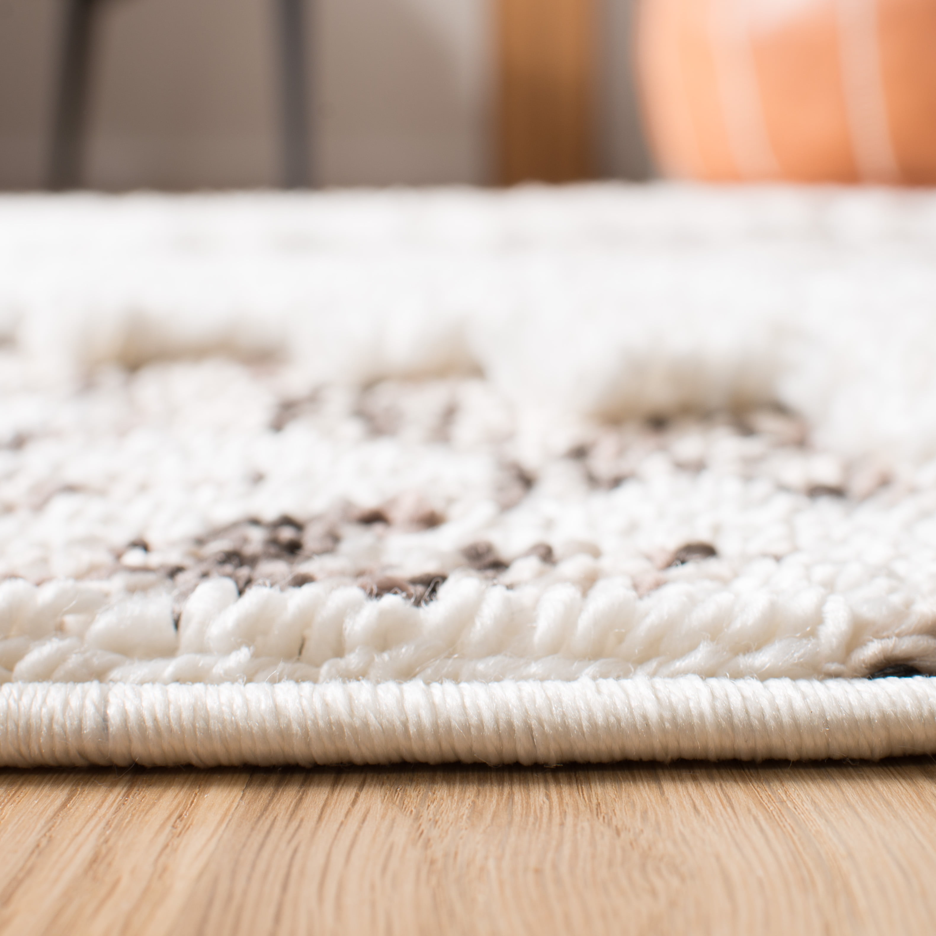 SAFAVIEH Moroccan Tassel Desmond Southwestern Shag Runner Rug, Ivory/Brown, 2'3" x 6'