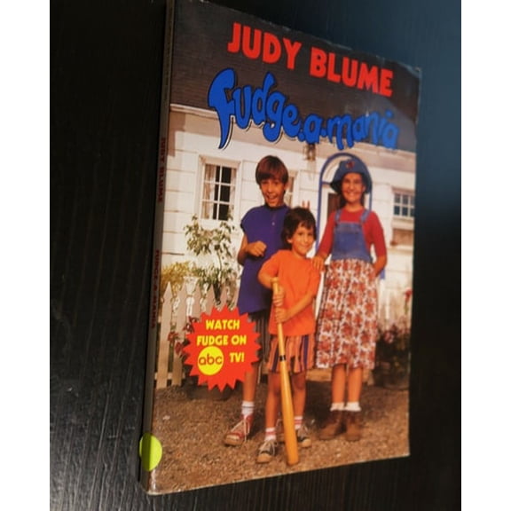 Pre-Owned Fudge-A-Mania (Paperback) 0440404908 9780440404903