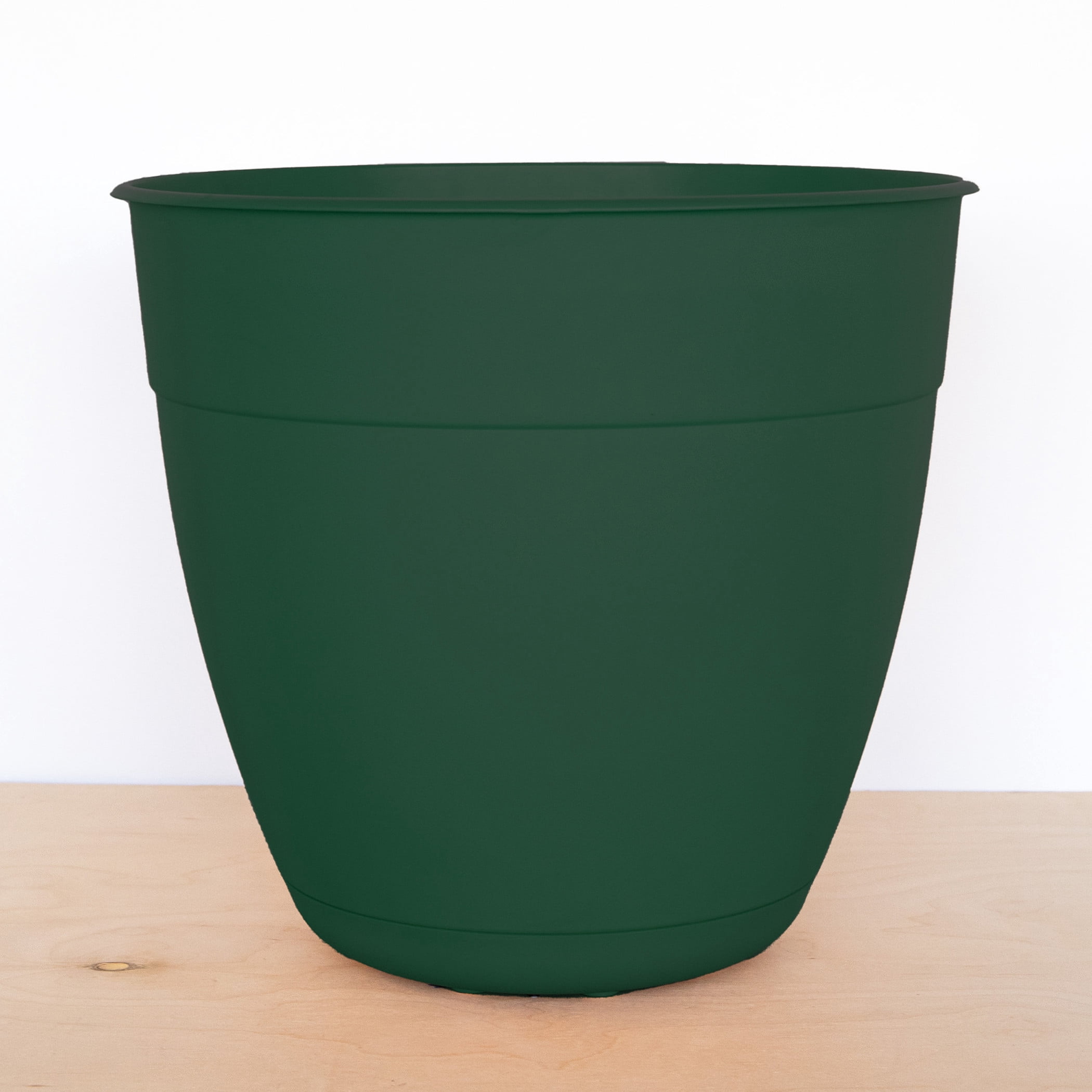 Bloem Dayton 20" Plastic Planter - 100% Recycled Plastic Indoor/Outdoor Garden Pot with Drainage Holes & Saucer Tray, Turtle Green