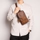 thumbnail image 2 of Bolso de pecho ajustado de cuero para hombre Bolso bandolera de cuero para mujer Bolso pequeño de piel de vaca de gran capacidad, 2 of 6