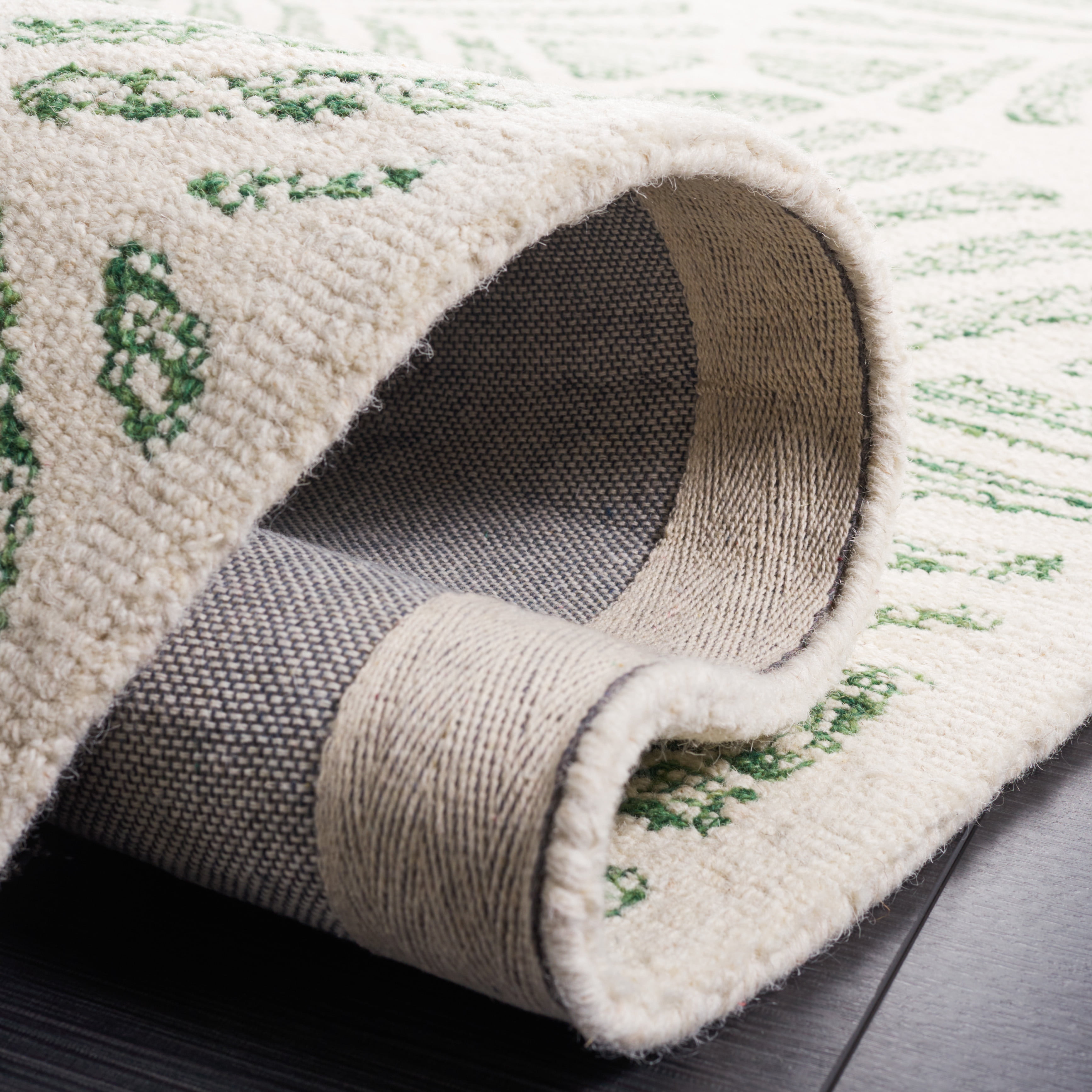 SAFAVIEH Martha Stewart Jardin Floral Area Rug, Ivory/Green, 5' x 8'