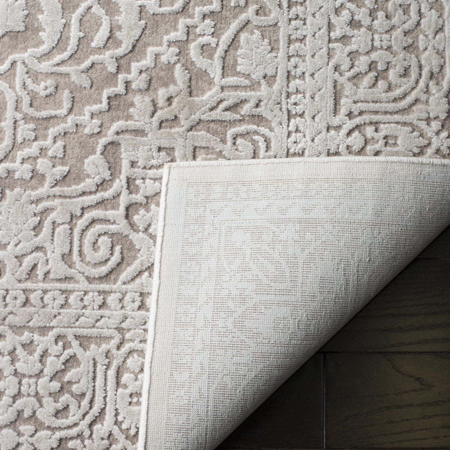 Safavieh Reflection Dolkar Tapis Traditionnel