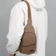 thumbnail image 1 of Mens Crossbody Messenger Bag: Bolsa de hombro con cremallera para teléfono para trabajo / viaje, bolso de pecho a prueba de agua de moda marrón, 1 of 6