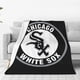 thumbnail image 1 of Manta de forro polar para sofá o cama de los Chicago White Sox, cálida y acogedora, ligera, para todas las estaciones, decoración mullida para el hogar y el exterior, 50 x 40 pulgadas, 1 of 5