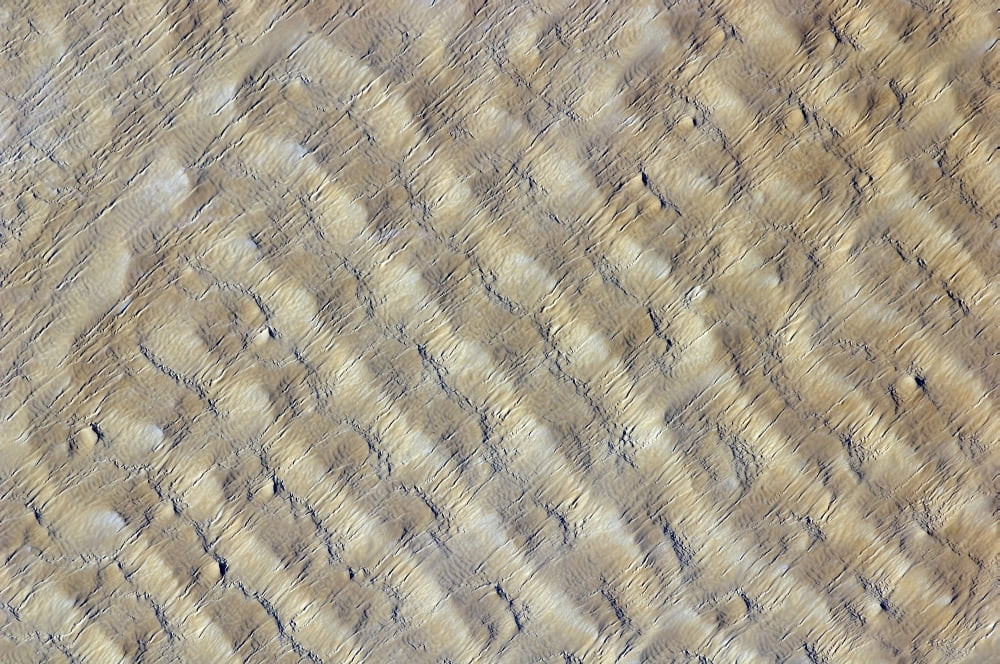 Sand dunes in the Fachi-Bilma erg (sand sea) in the central-eastern part of the Ten‚Ä¢¬´‚Ä¢¬ê‚Ä¢¬´‚Ä¢