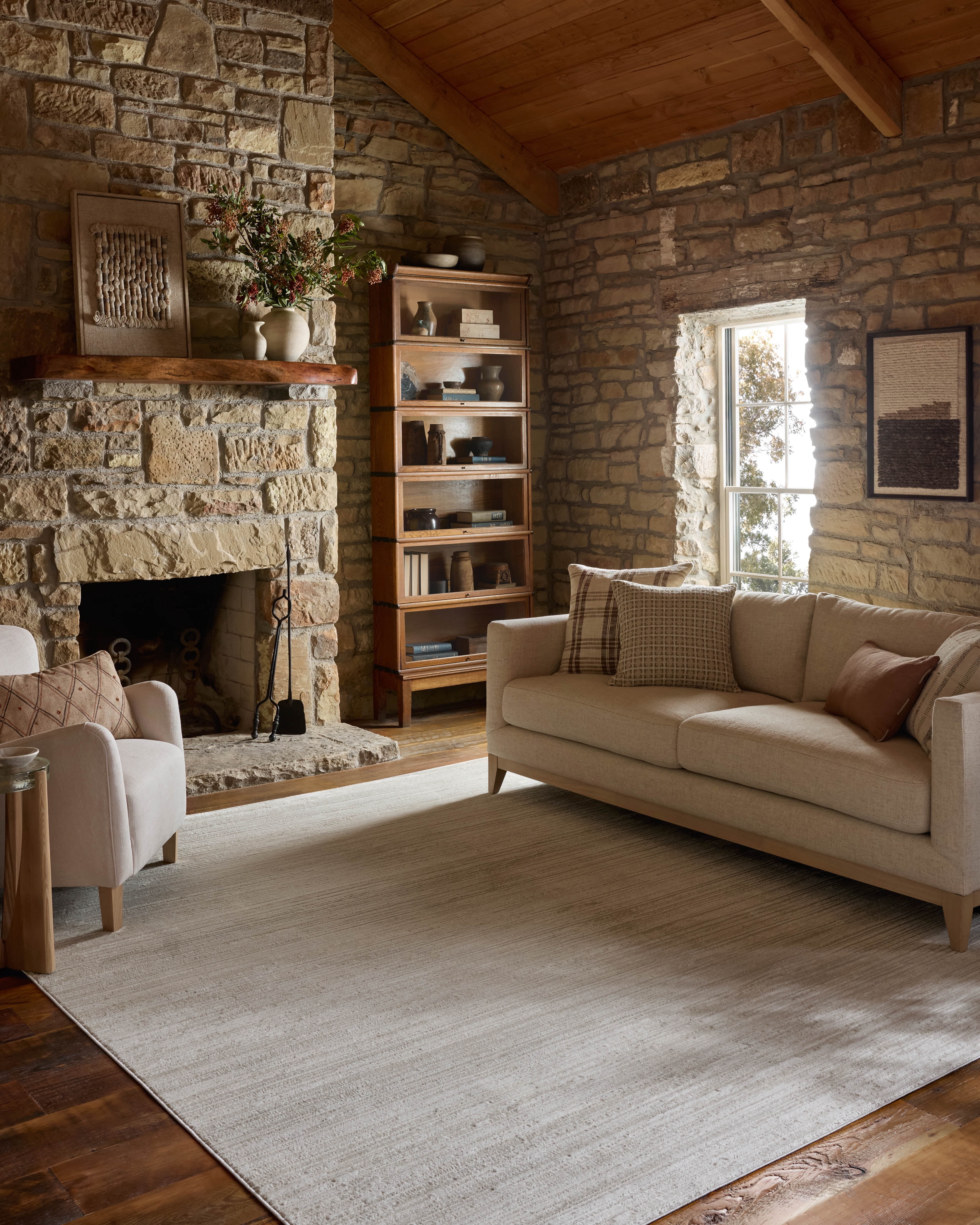 Loloi Townes Beige / Ivory 2'-3" x 3'-9" Accent Rug