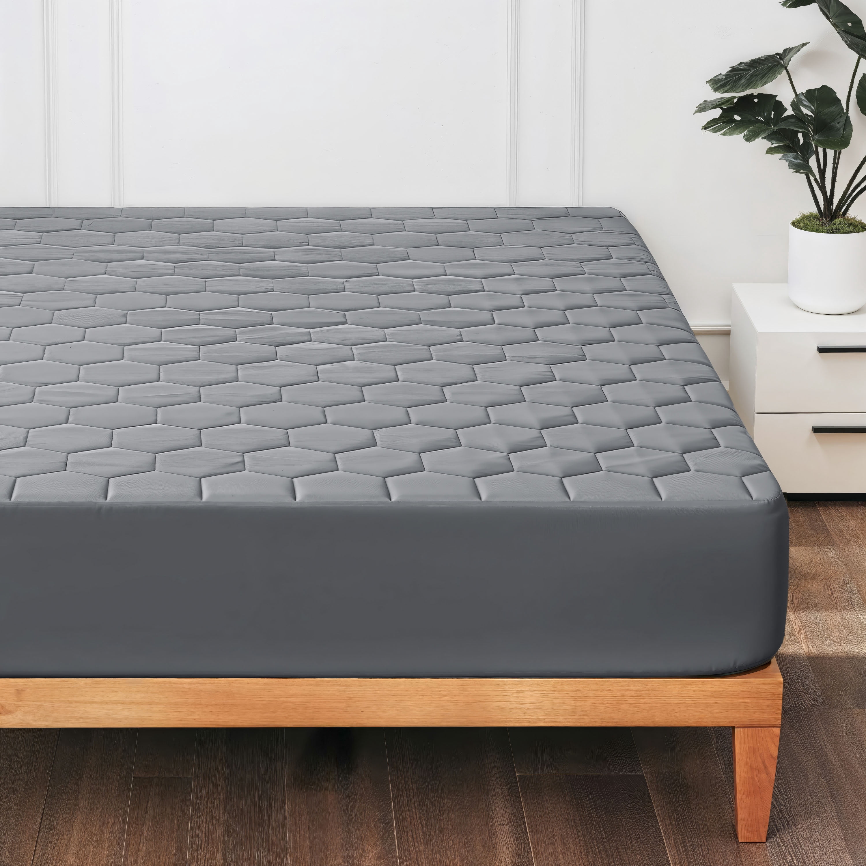 Lammaloe California King Size Quilted Fitted Mattress Pad Cover, 100% Waterproof Mattress Protectors, Deep Pocket Fitted Mattress Cover 8" - 21" (72" x 84", Gray)