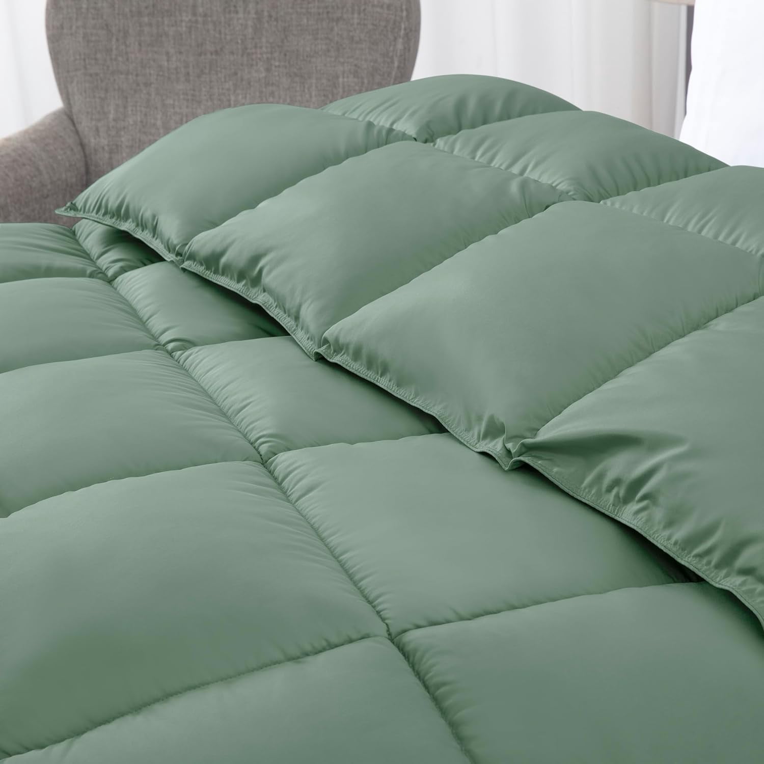 Chezmoi Collection All Season Queen Size Down Alternative Comforter - Plush Microfiber Fill - Box Stitch Quilted - Duvet Insert with Corner Tabs (Full/Queen, Sage Green)