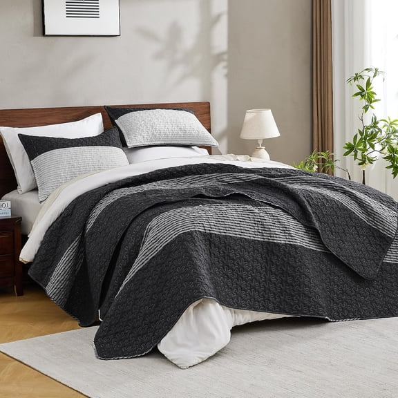 King Size Quilt Set Black and White, 3 Pieces Grey Ultra Soft Lightweight Bedspreads & Coverlets Set, Patchwork Striped Quilted Bedding Sets for All Seasons (1 Quilt, 2 Pillow Shams)