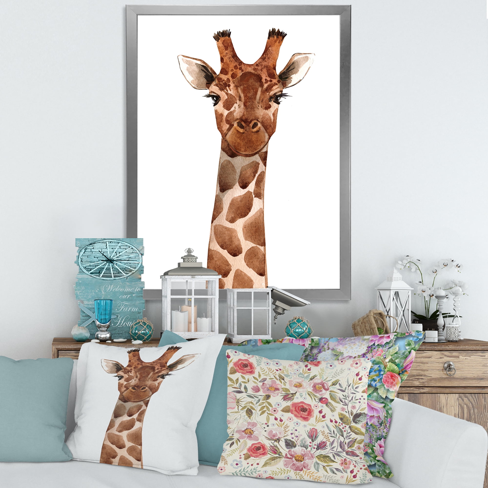 Designart 'Close Up Portrait of A Giraffe XI' Farmhouse Framed Art Print
