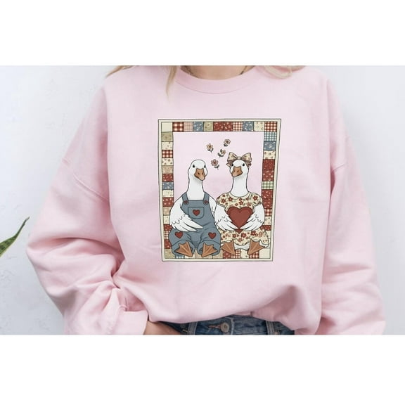 Vintage Geese Crewneck Sweatshirt, Retro Cottagecore Goose Pullover, Farmhouse Animal Clothing, Cozy Country Aesthetic