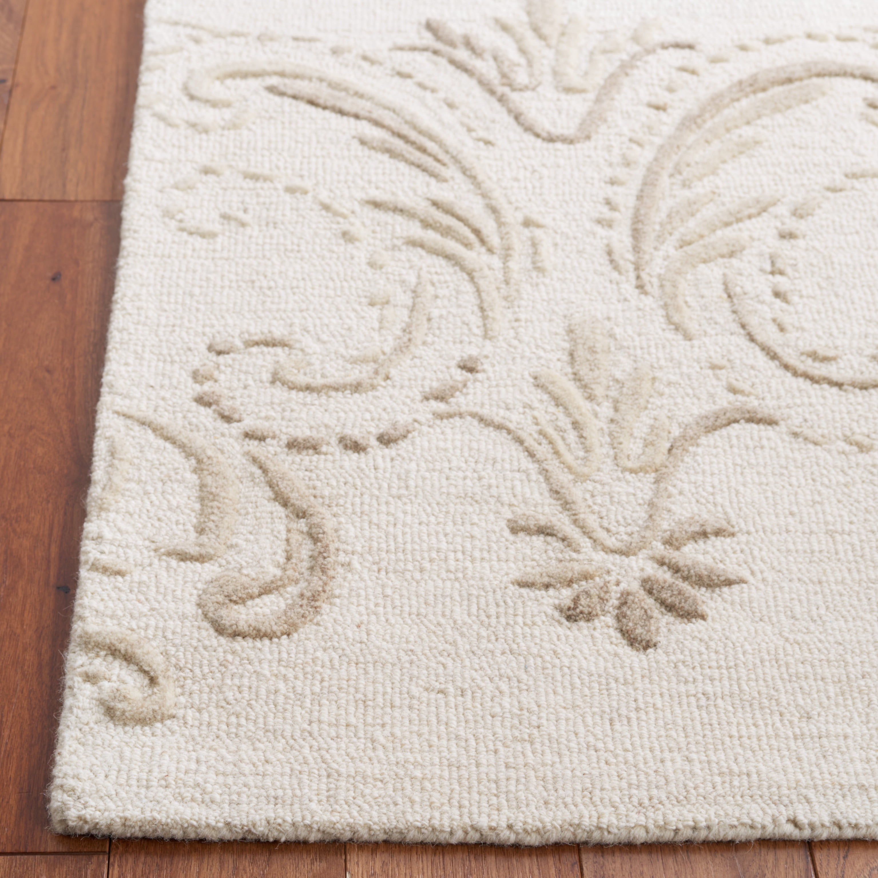 SAFAVIEH Jardin Salome Leaves Area Rug, Ivory/Beige, 6' x 6' Square