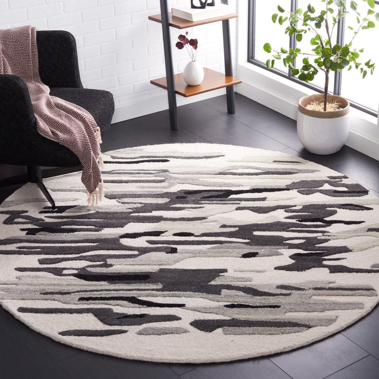 SAFAVIEH Rodeo Drive Jesper Abstract Area Rug, Ivory/Black, 5' x 8'