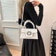 thumbnail image 4 of Qarigey Bolso de mano de PU Cute Street para mujer con correa extraíble para bolsos de mano versátiles de cuero de PU Bolsas de mensajero y de hombro Blanco, 4 of 6
