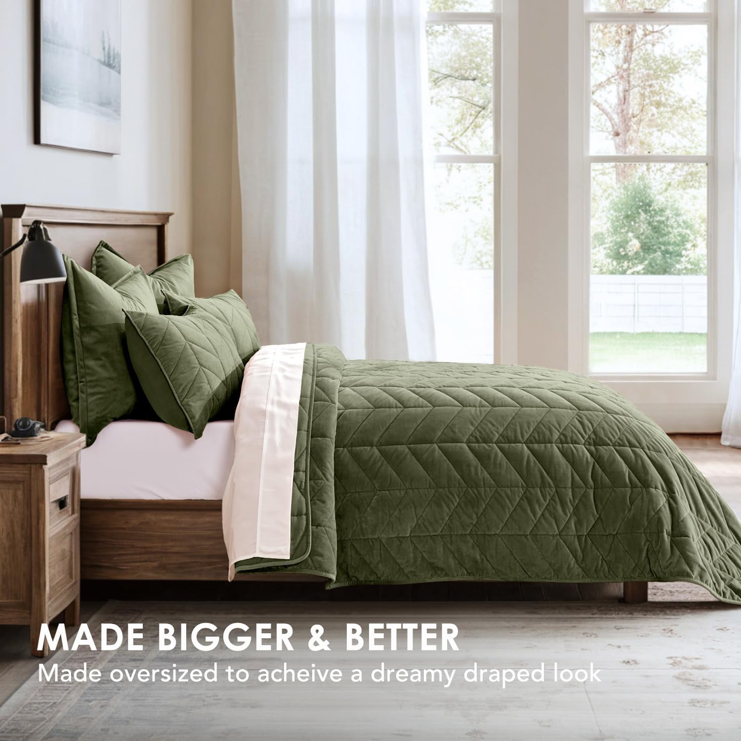 EVERGRACE 3 Pieces Luxurious Queen Velvet Quilts, Ultra Soft Lightweight Velvet Comforter Set, Matelasse Oversized Bedspread Coverlet for All Season with 2 Shams, Olive Green, 92''x96''