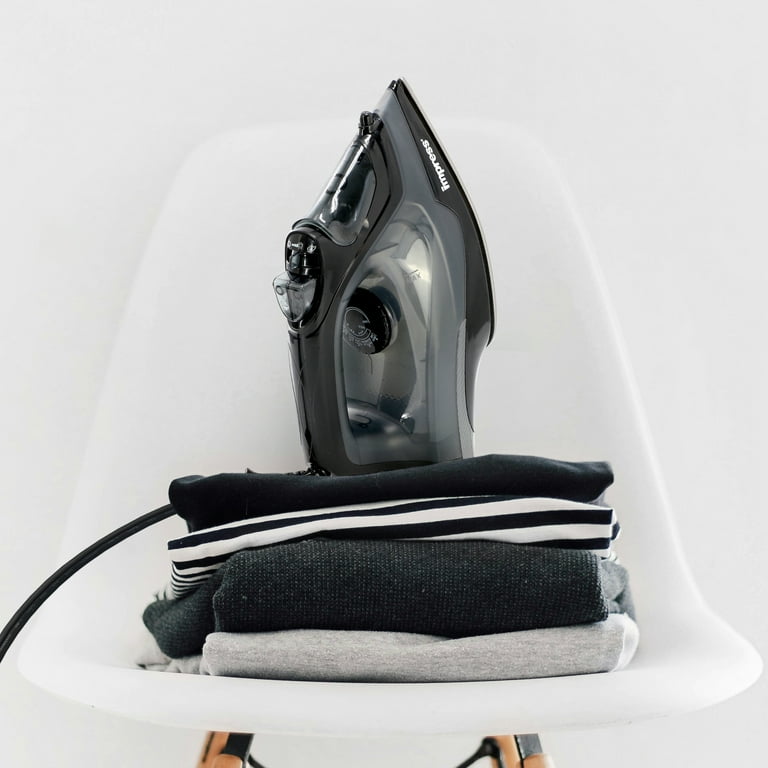 Impress Mid-Sized Spray Steam and Dry Iron in Black with Motion