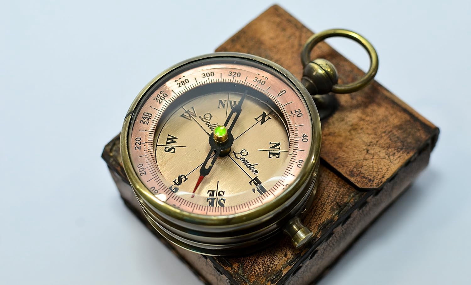 Maritime Treasures Vintage Brass Compass with Leather Case – Antique Pocket Compass, Handmade Nautical Navigation Tool, Gift for Men, Hiking Camping Survival Gear, Collectible Maritime Compass
