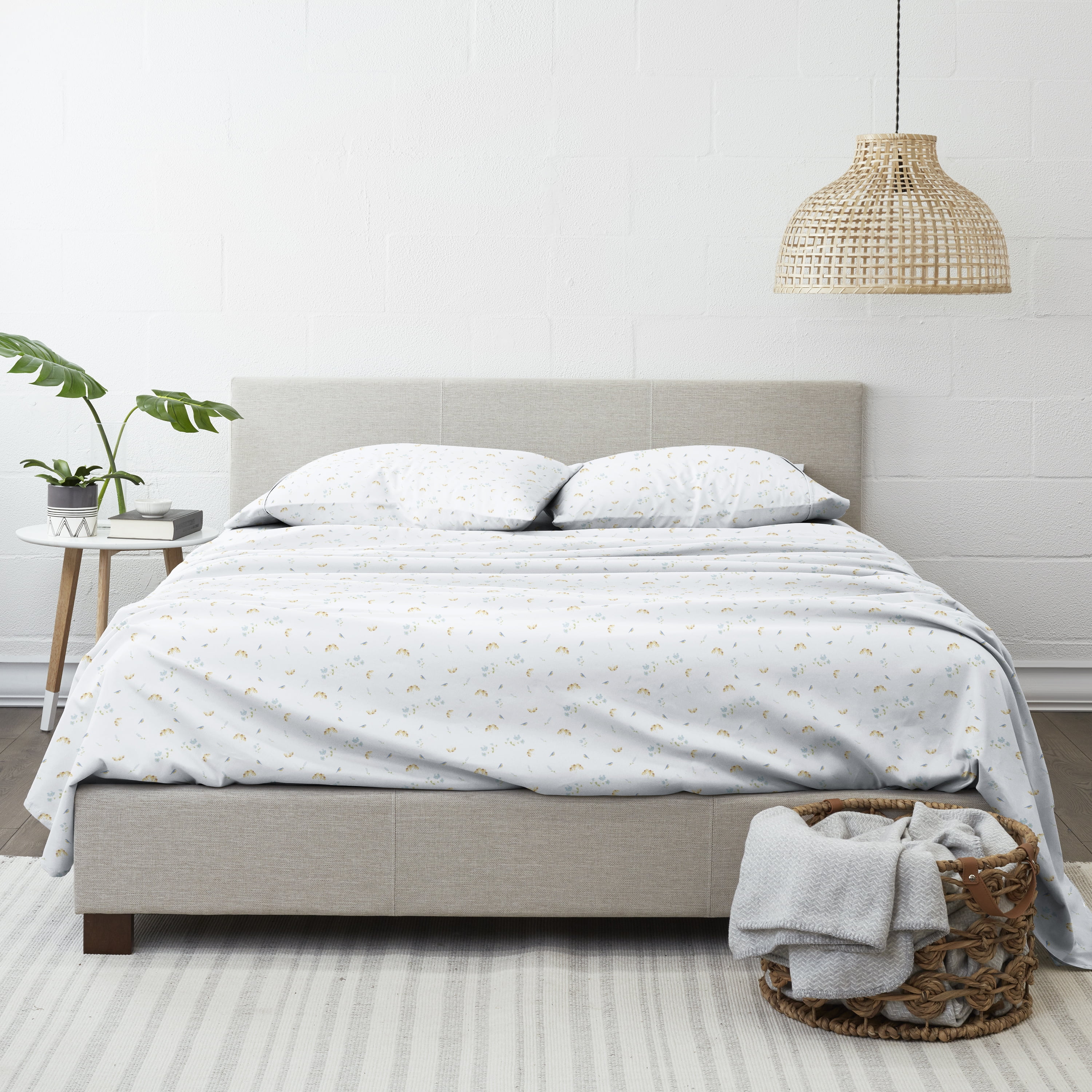 Noble Linens 4 Piece Pattern Microfiber Bed Sheets Set, Light Blue Bluebirds, California King