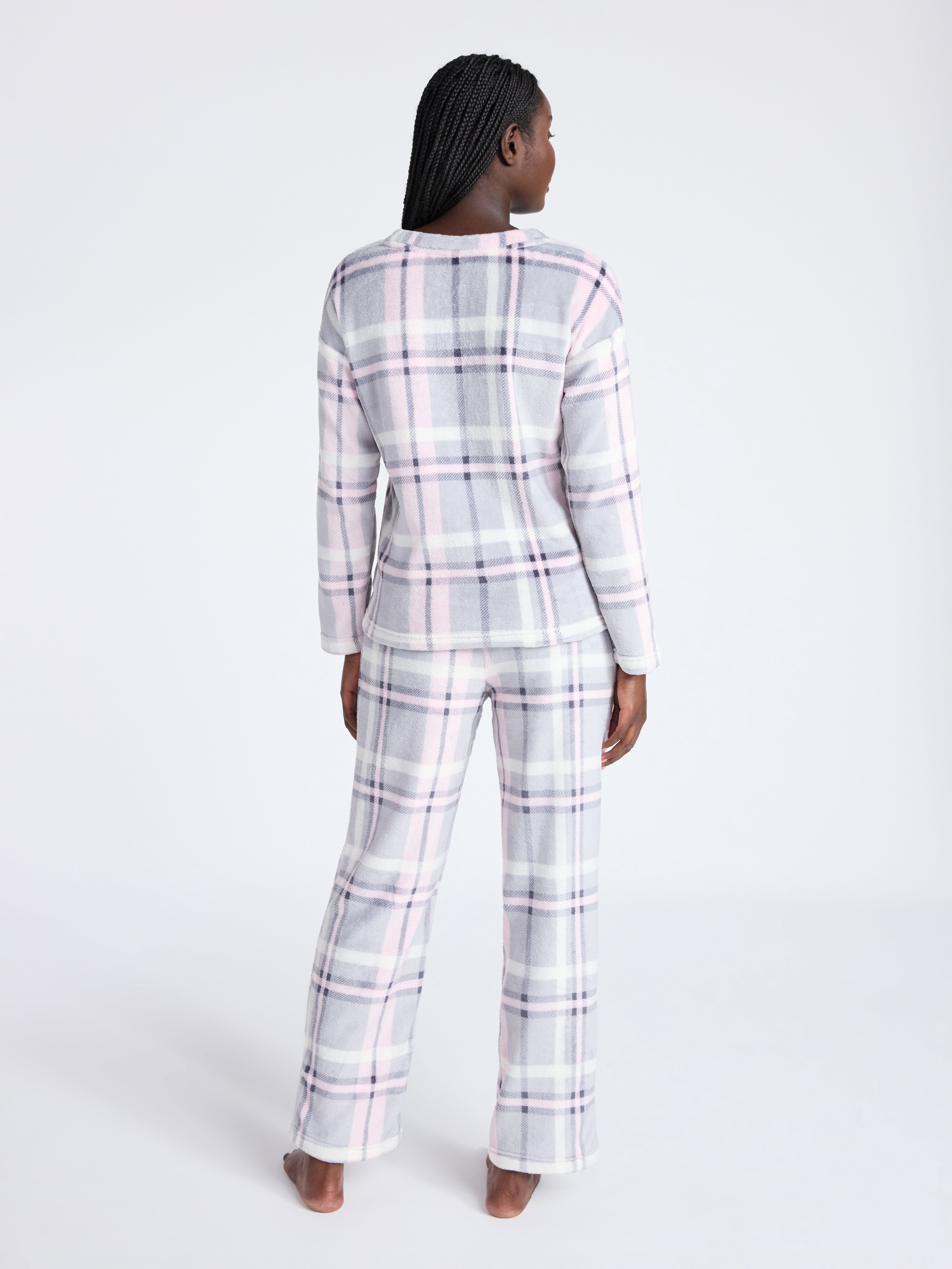 Joyspun Women's Folded Giftable Plush Long Sleeve Top and Pants Pajamas Set, 2-Piece, Sizes S-3X