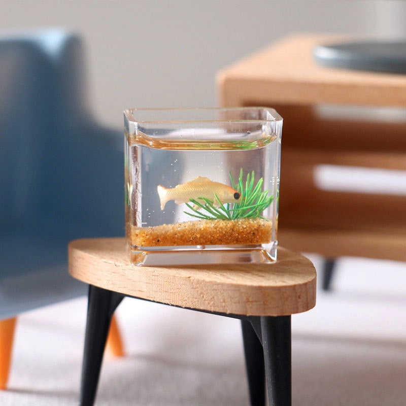 1:12 Scale Miniature Fish Tank Charm - Glass Square Aquarium With Black Goldfish, Dollhouse Decor