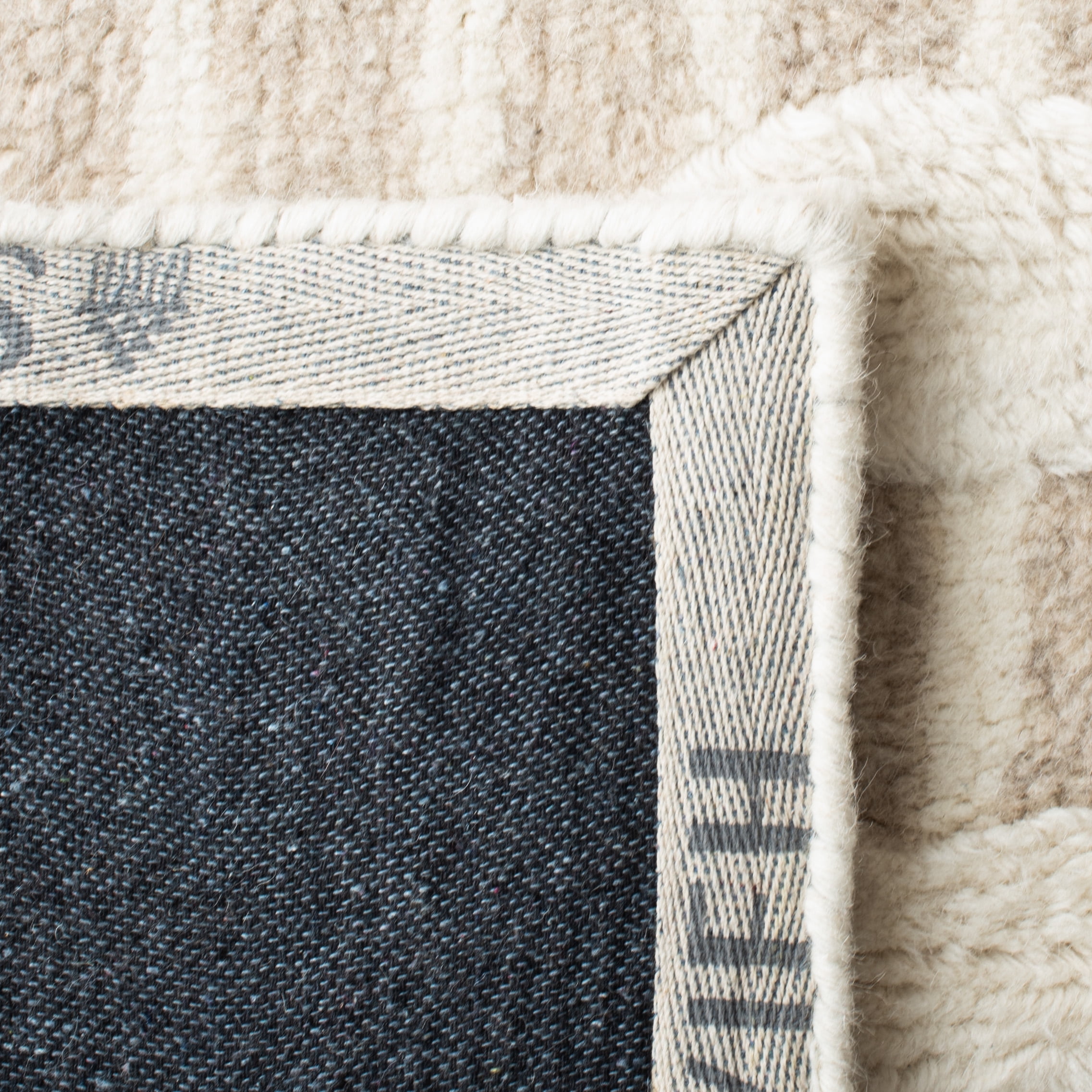 SAFAVIEH Manhattan Alexanndria Striped Area Rug, Beige/Ivory, 8' x 10'